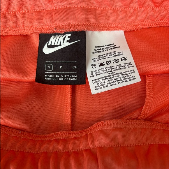 Nike Women's Coral Athletic Shorts - Picture 5 of 6
